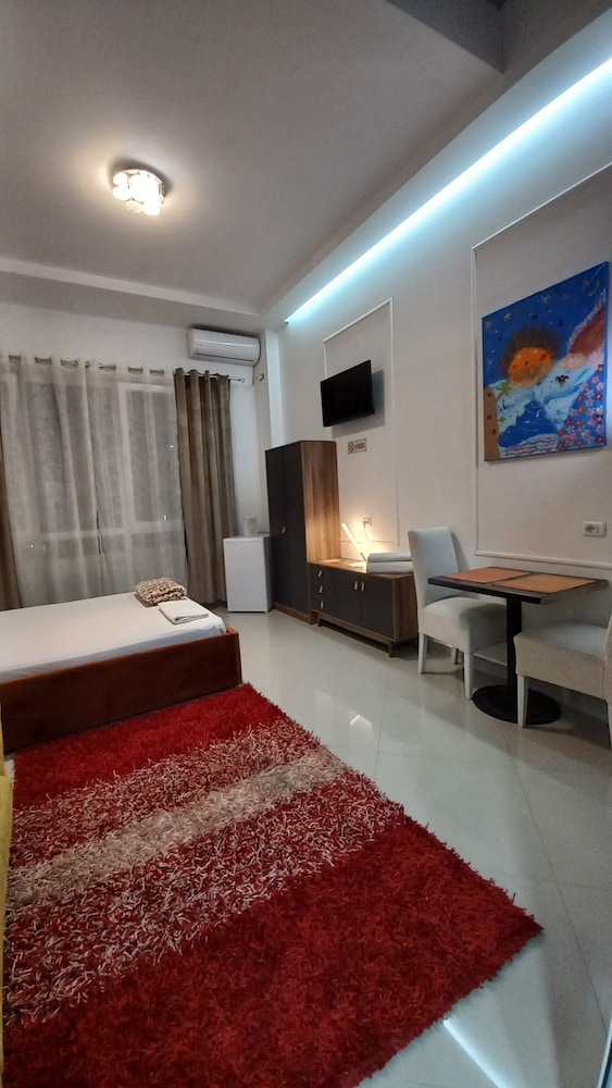 Isabel Rooms & Apartments