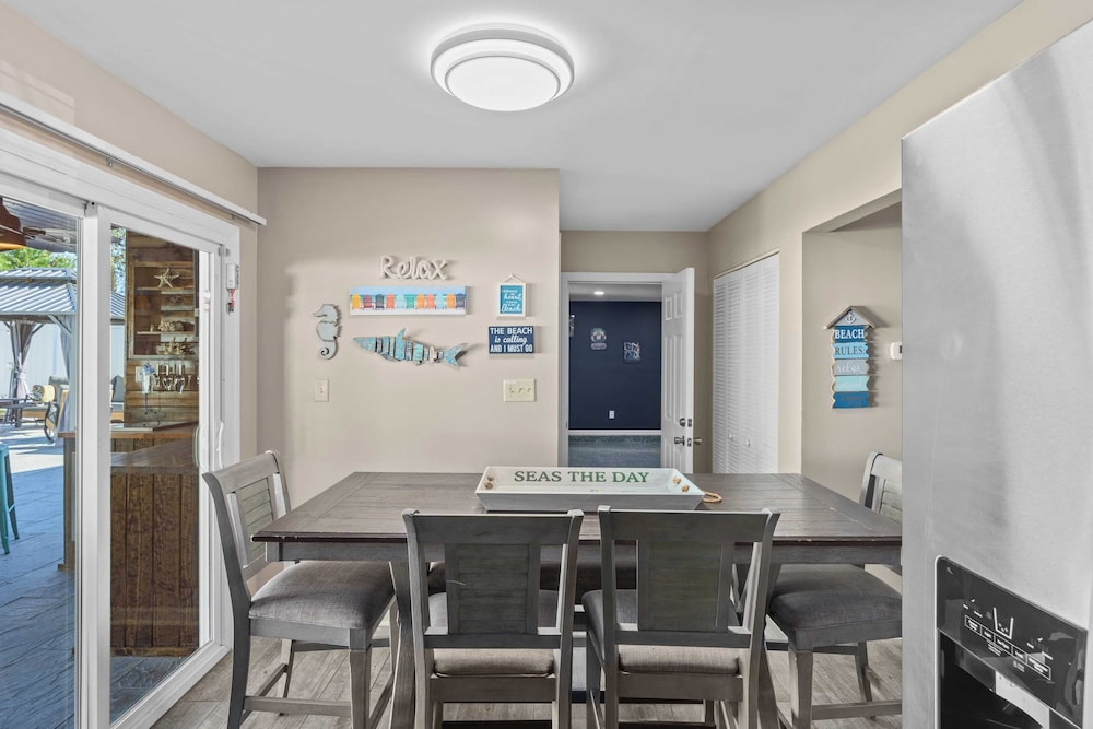 PCB Group-friendly Duplex w/ Pool, Backyard Lounge & 2 Kitchens