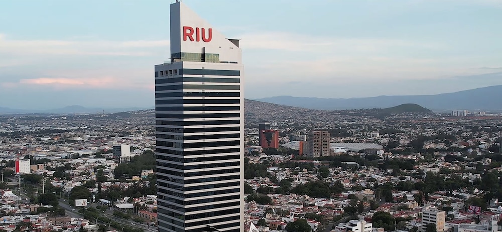 Hotel Riu Plaza Guadalajara - Image 1