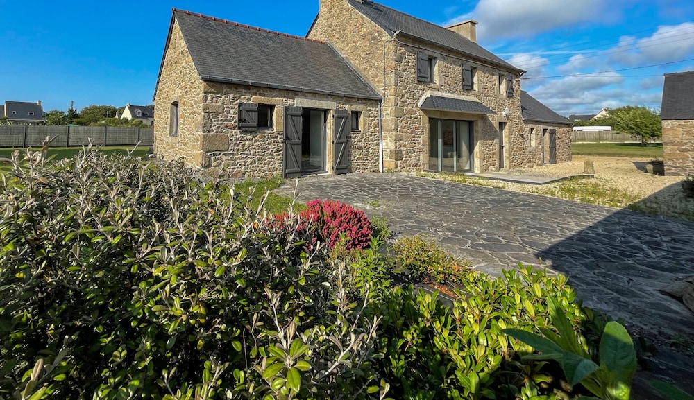 Pretty Stone House Near the Beach