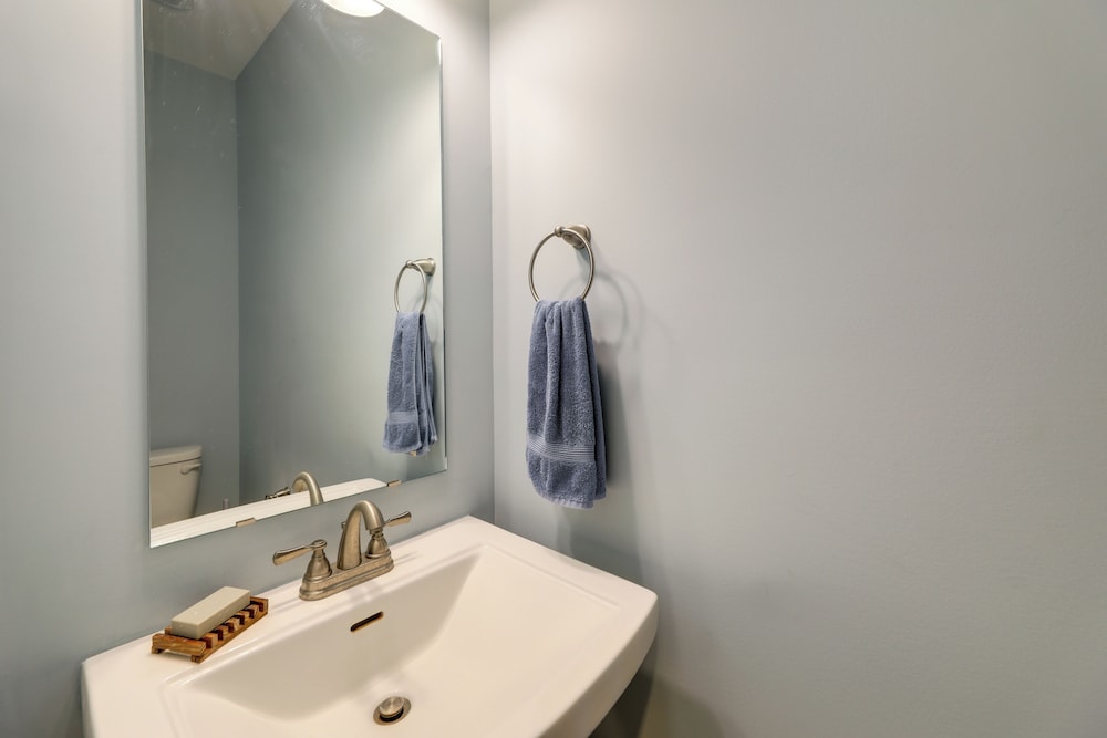 Holly Ridge Vacation Rental ~ 5 Mi to Beach