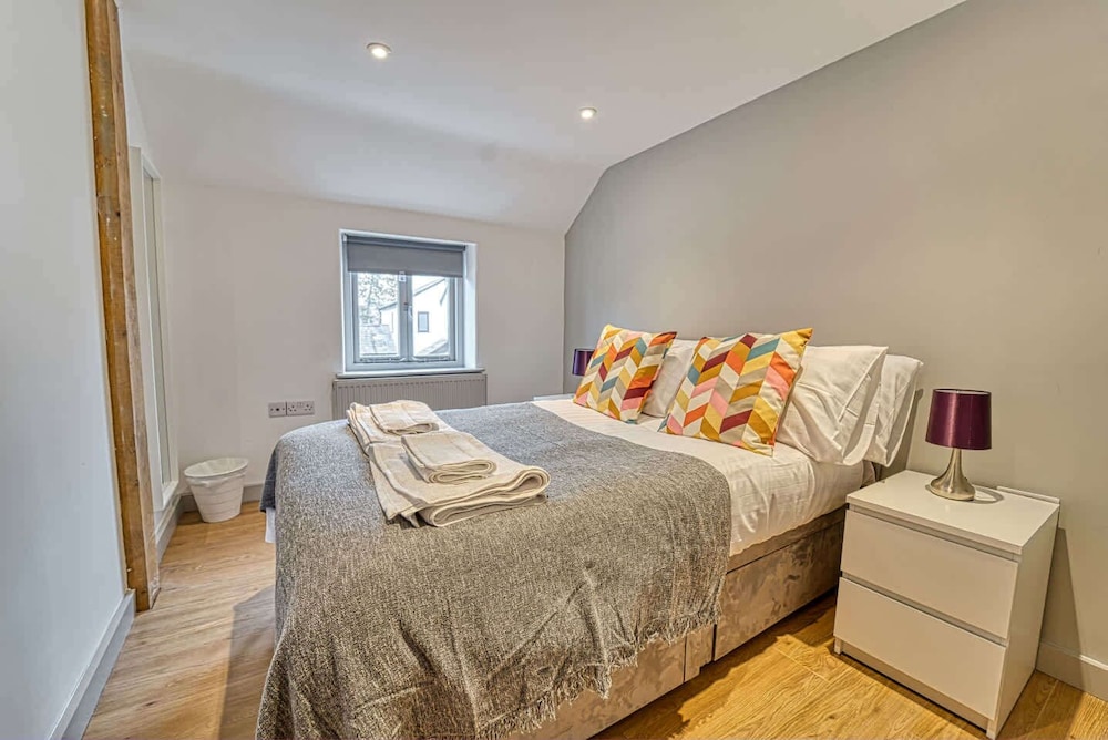 Host Stay Bridgepoint House