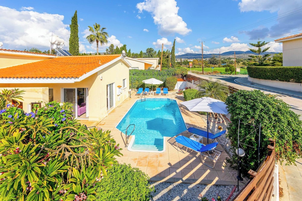 Villa Kampos