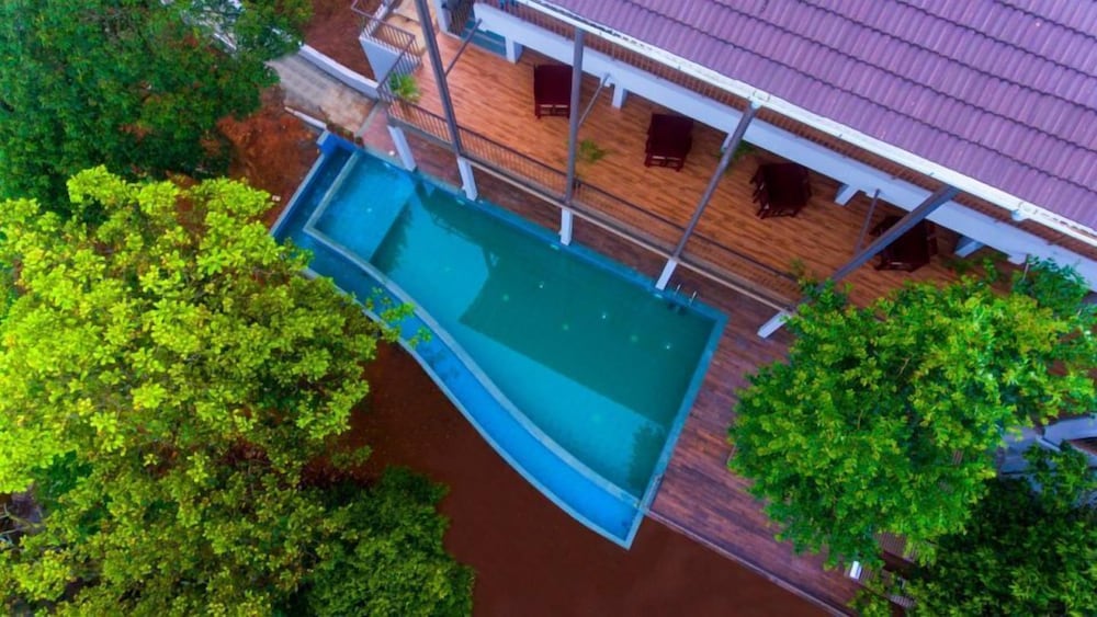 Abad Brookside
