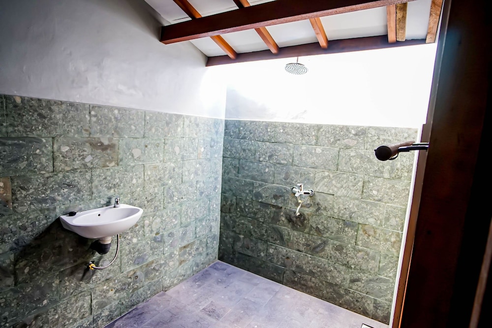 Cening Bagus Bungalows - Image 3