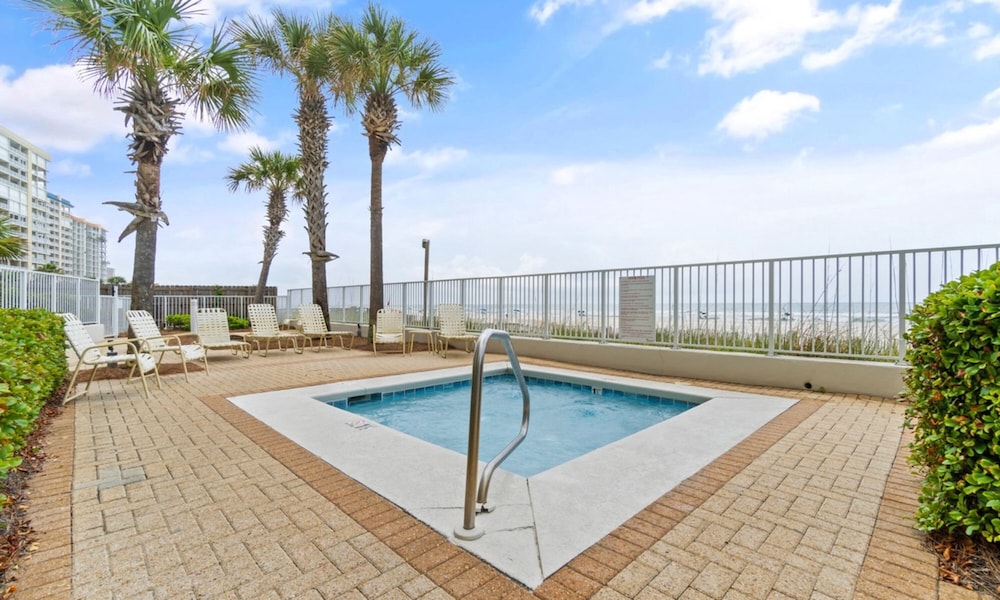 Pelican Pointe by Hosteeva