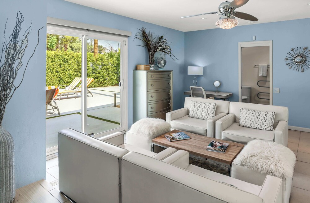 Villa L'orange Pool and Hot Tubs