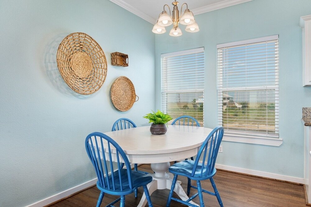 The Peach Pelican 3 Bedroom Home by RedAwning view 3