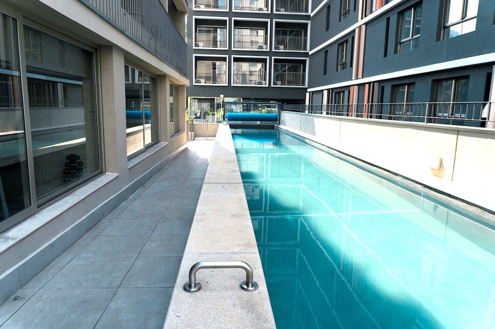 Duplex com piscina e academia