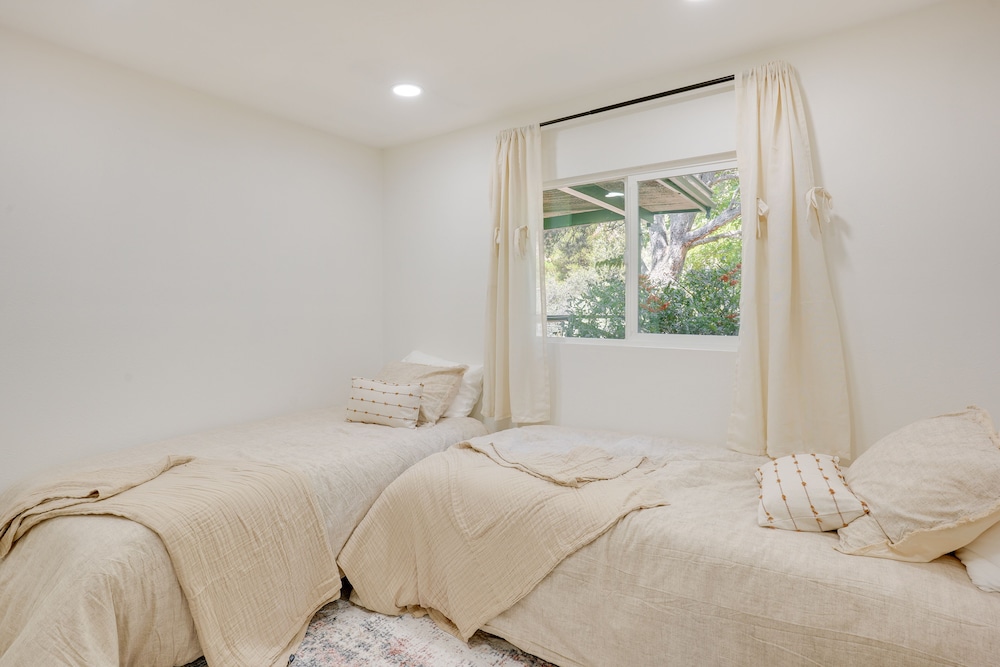 Mtn Views: Bright & Airy Sedona Home!