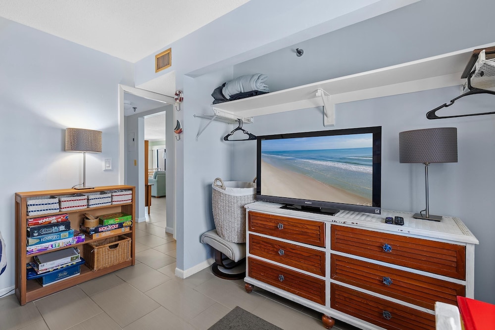 Shorehom by the Sea 51