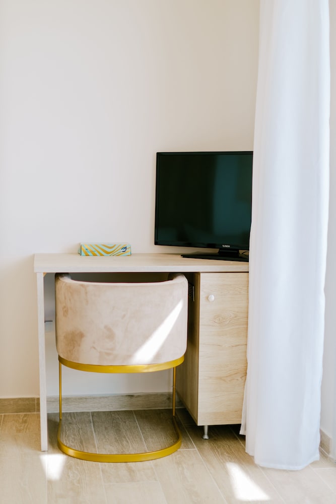 The Three Graces en Kos — hotel room