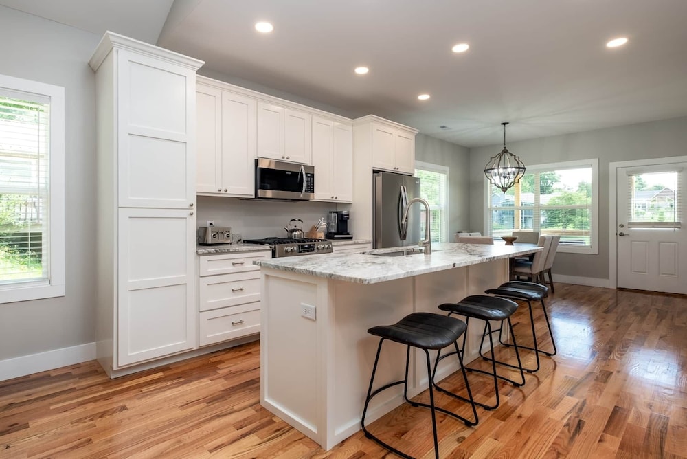 Downtown Brevard Retreat &Cyclists Dream