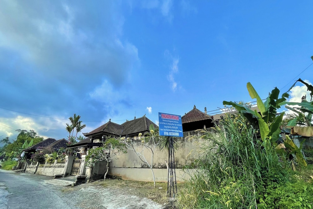 Mongan Homestay Beside The Belulang Hot Spring