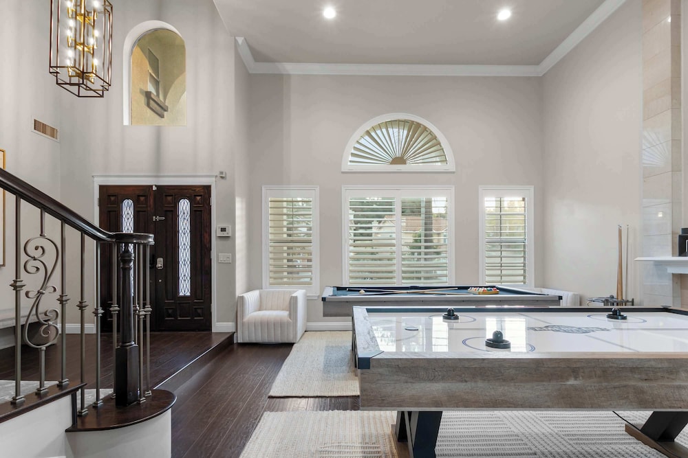 Luxury Pool Home w Theater Games & Mountain View