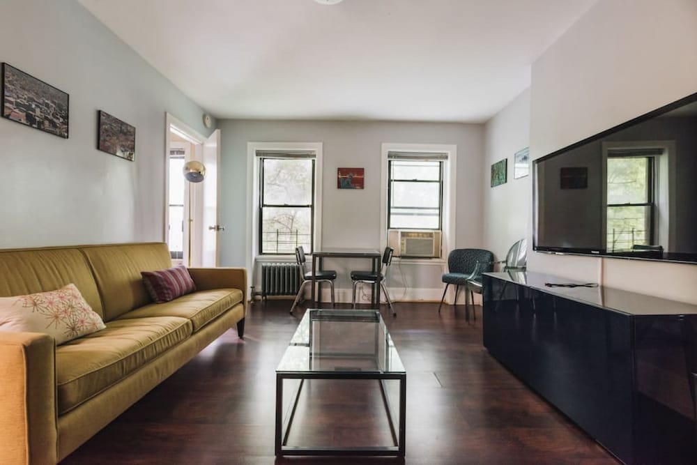 Easy Access to the Best of Brooklyn 2 Pets ok