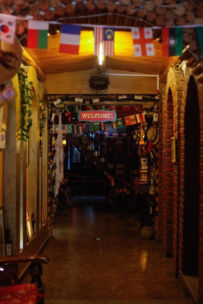 Leo Hostel
