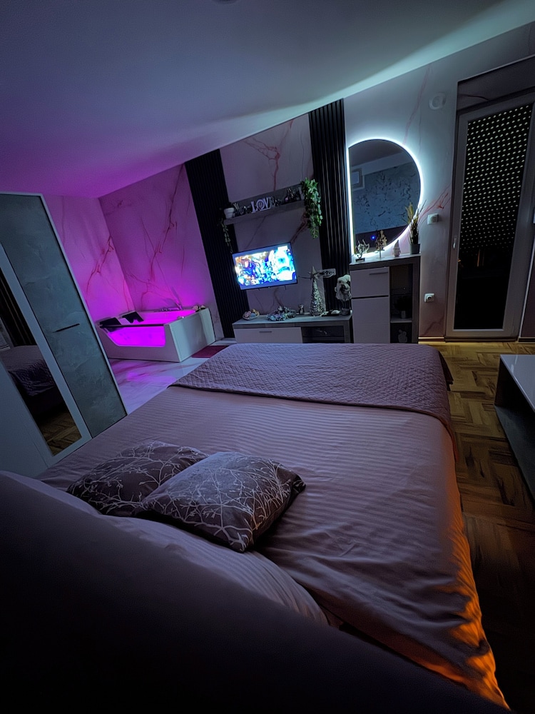 SpaNISH 3 apartment