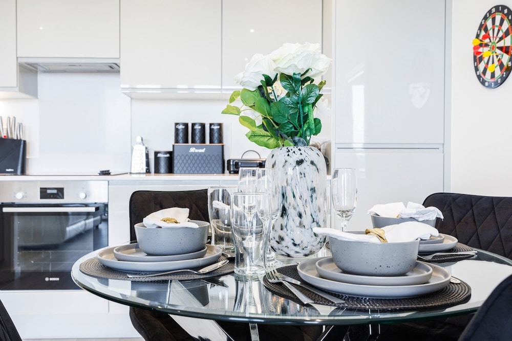 Newly Built 2 Bed Apartment By London City Airport