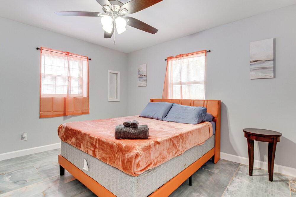 6 Mi to Airport: Riverdale Home w/ Private Pool!