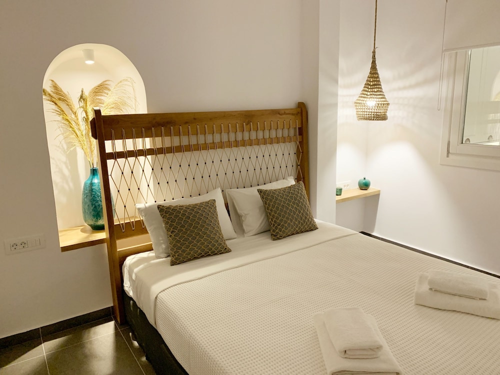 Mykonos 22 Superb Town Penthouse With Jacuzzi Spa