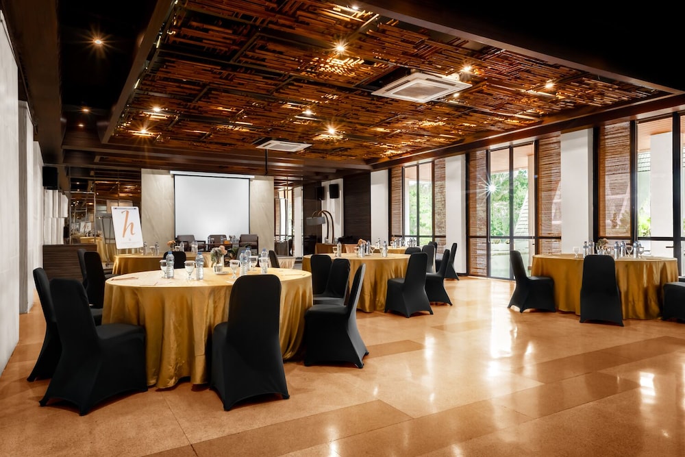 meeting & event spaces