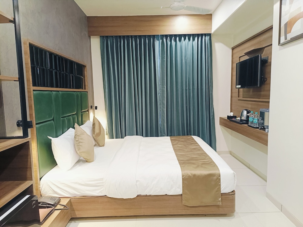 Hotel Maskan Surat