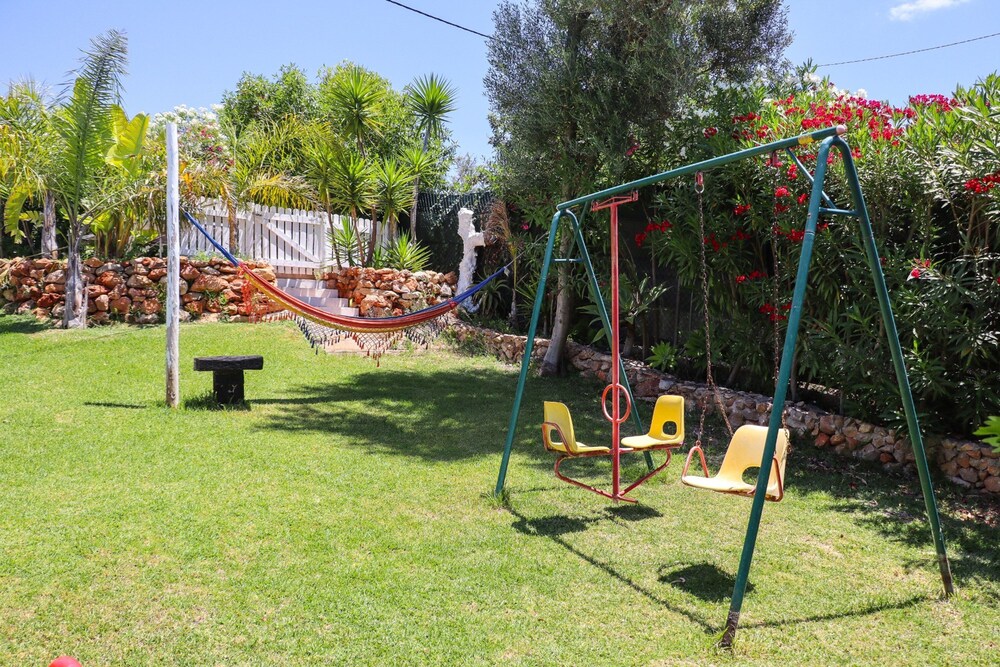 Idyllic Farm House With Huge Garden for 14pax
