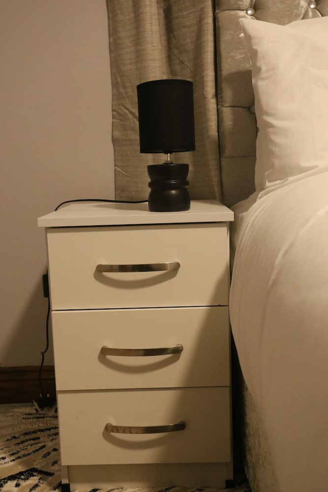 Heathrow roomzzzz B&B