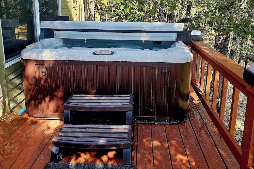 Outdoor Entertainment Area: Scenic Hot Springs Gem