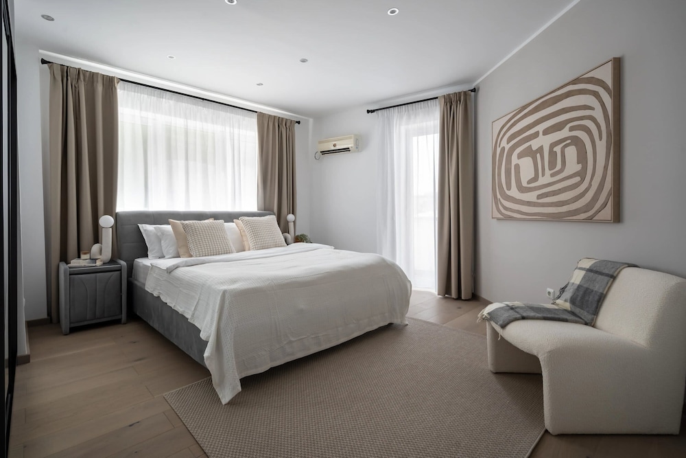 Grand 3BR Near Athenaeum Calea Victoriei