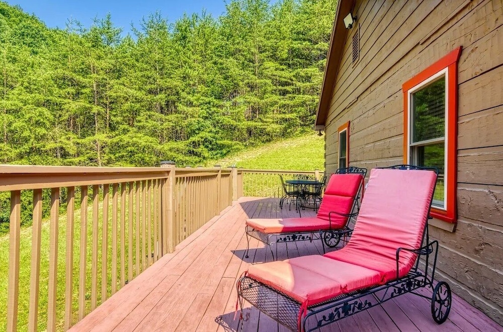 Tennessee Risky 3 Bedroom Cabin
