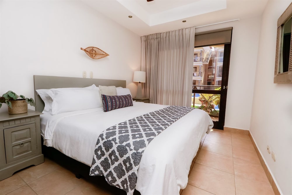 BE 1A Absolute 2BR Oceanfront Luxury Condo view 2
