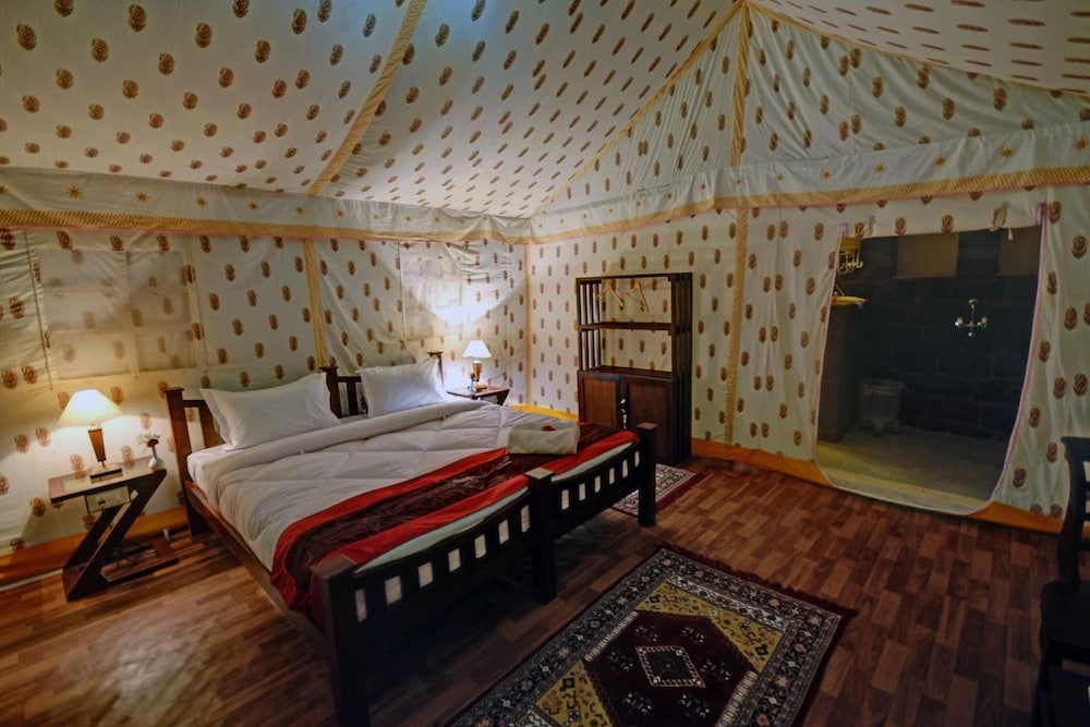 Om Desert Resort
