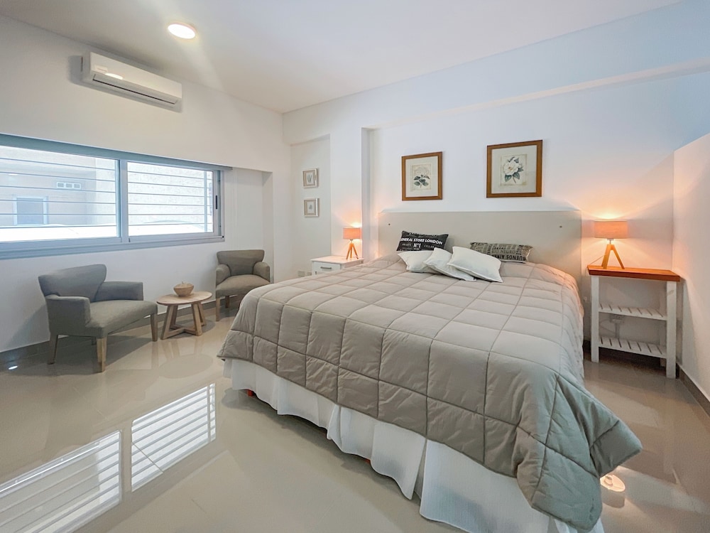 Ayres Suites Moreno