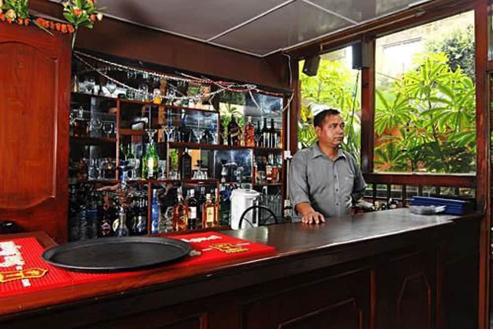 Food & Beverage
