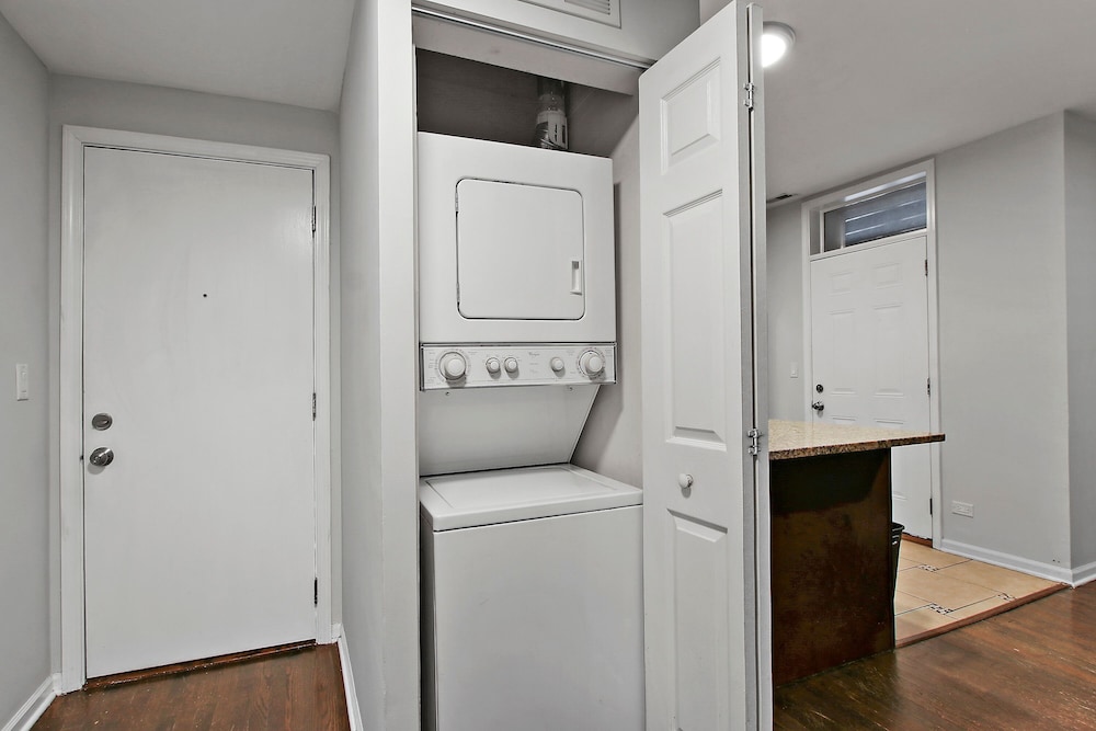 Cozy 2BR Apt - Sunnyside 2E