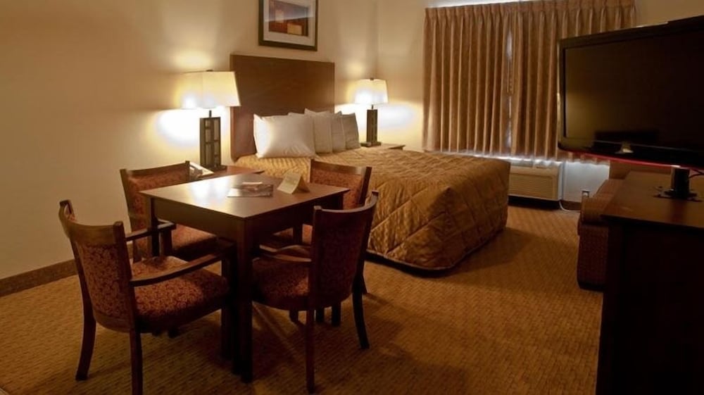 Fayetteville Vacations - Landmark Inn Fort Liberty - Property Image 40