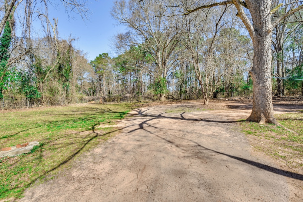 1 Mi to Dtwn & UGA Campus: Cozy Athens Getaway!
