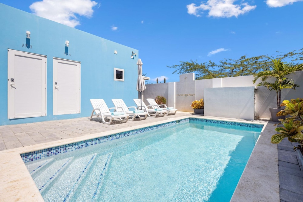 Amazing Studio w Pool Patio Close 2 Palmbeach