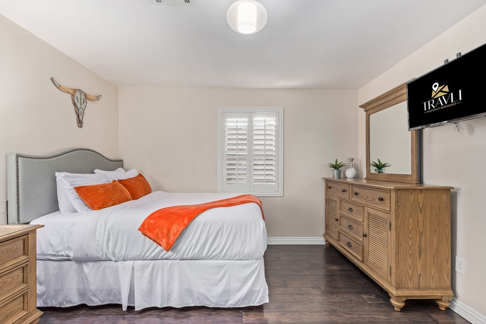 Cozy SW Casa 5 Mins to DT PHX Sleeps 6
