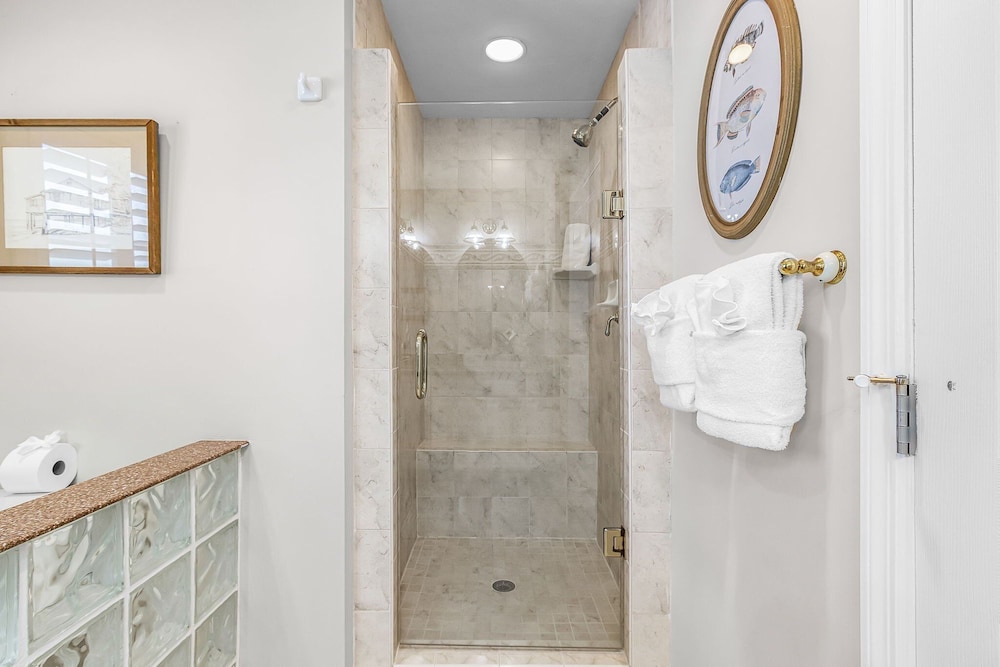 249 Pearl Paradise: 3br/3ba Pool Home! 3 Bedroom Home