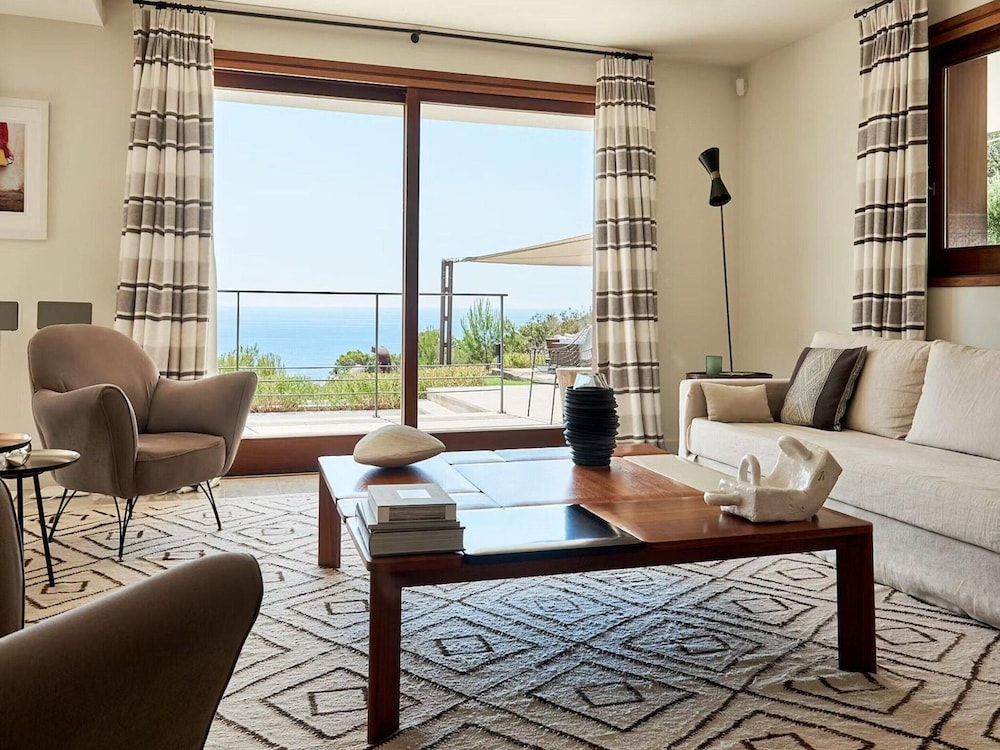Magnificent Villa in Luxurious Retreat