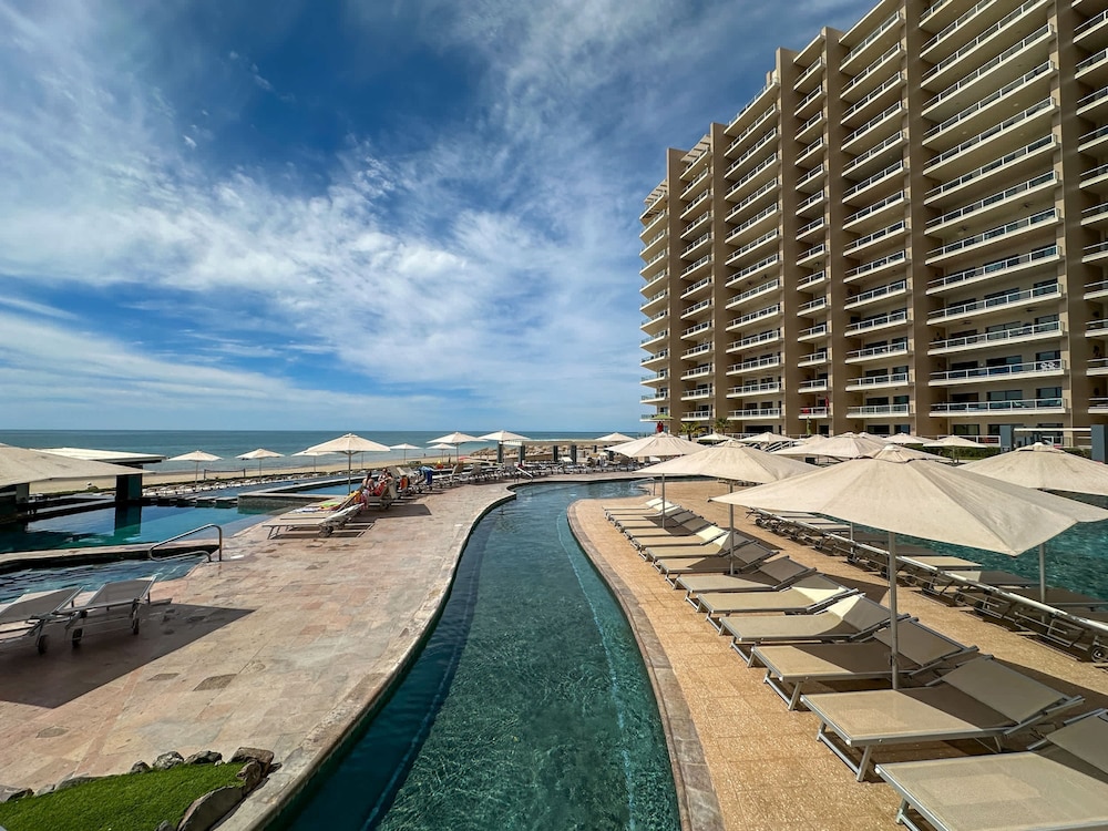 5BR Beachfront Luxury Condo