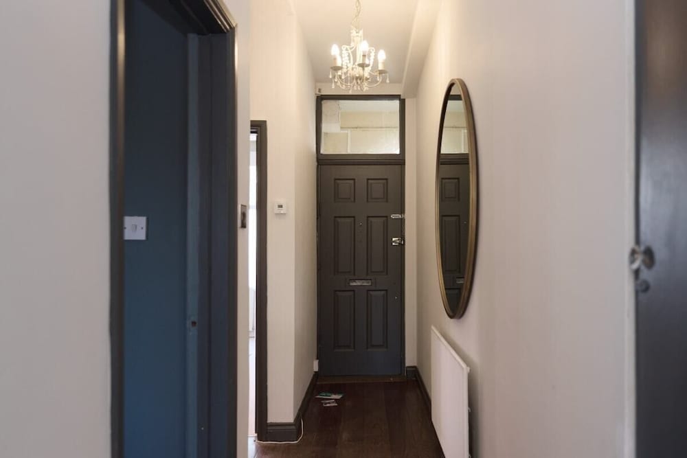 East Finchley Retreat 2BR Ground Floor Flat With Terraces