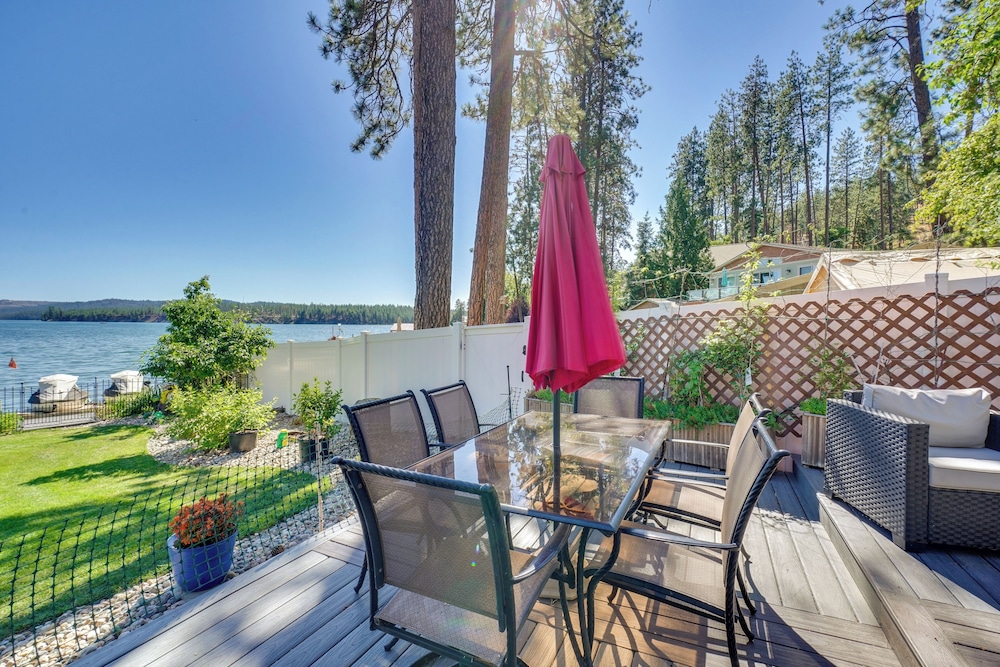 Waterfront Deck w/ Fire Pit: Lake Spokane Gem!