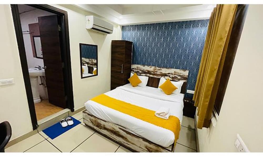 Hotel HSP Suites - Near IGI Airport - New Delhi