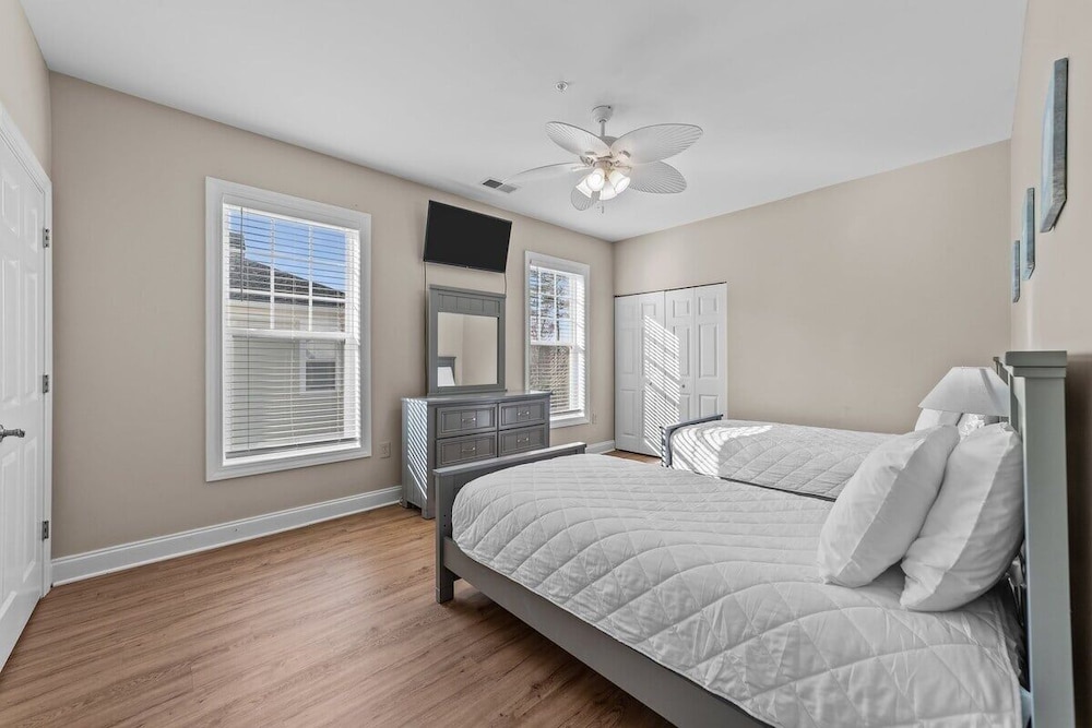 World Tour 306b 3 Bedroom Condo