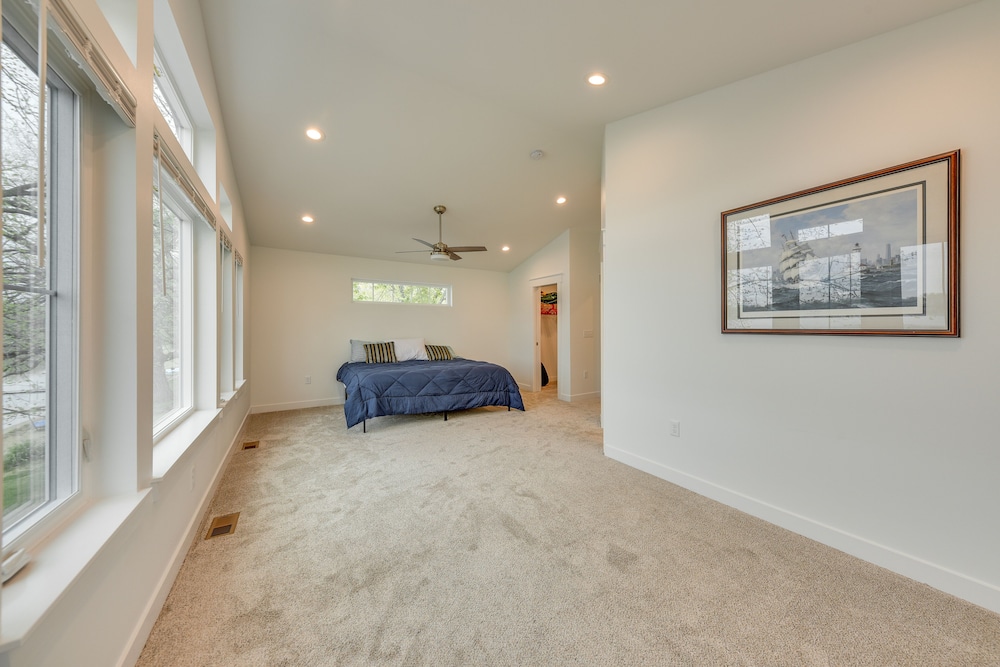 Burlington Vacations - Lakefront Burlington Vacation Rental: Dock Beach - Property Image 27