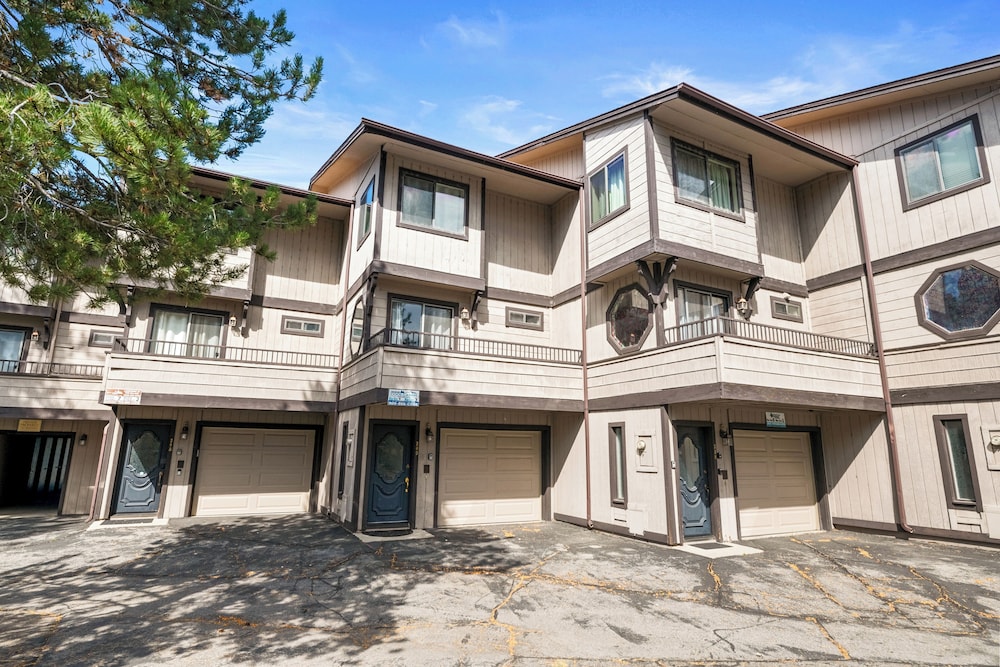 Shores Lakefront Condo